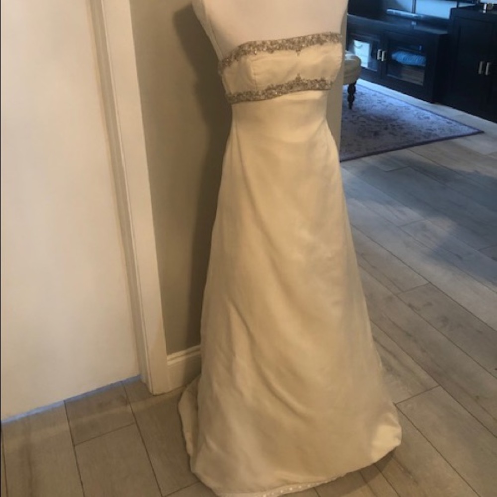 Limited Edition Jim Hjelm Couture Wedding Dress